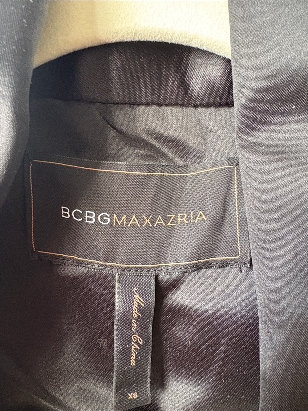 BCBG Vintage Satin Capelet Jacket - Elegant Short Cape - Picture 2 of 4
